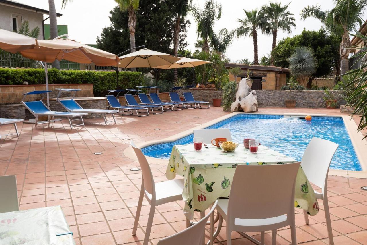 Alelida Villa Con Piscina チーニジ エクステリア 写真