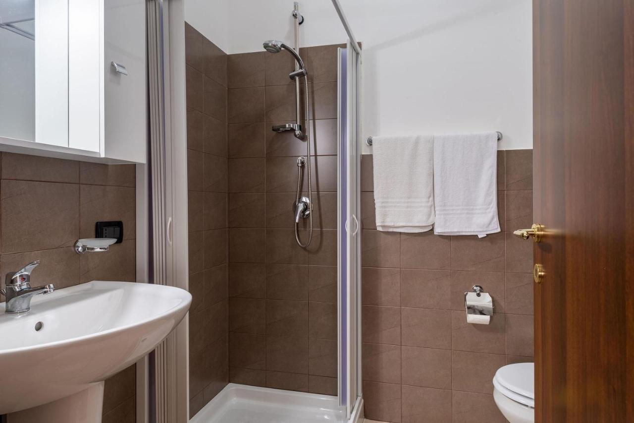 Alelida Villa Con Piscina チーニジ エクステリア 写真
