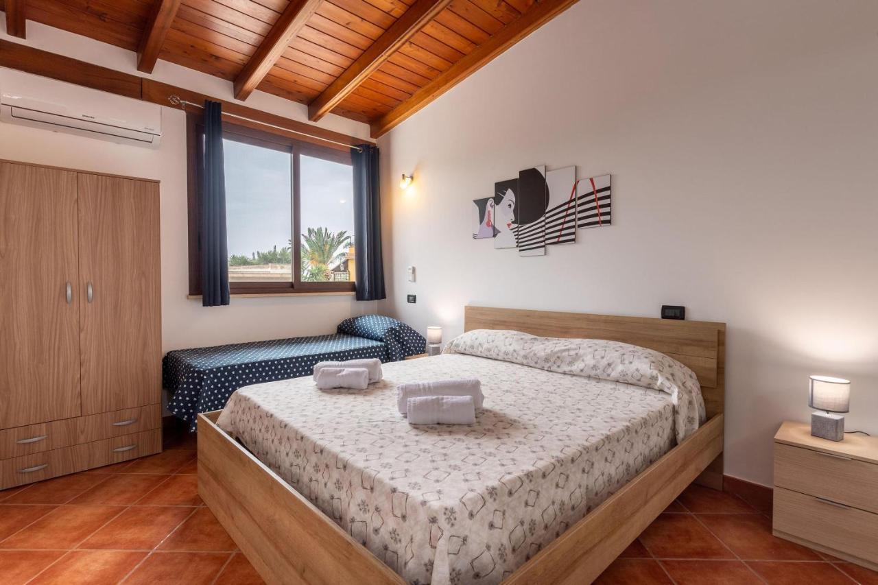 Alelida Villa Con Piscina チーニジ エクステリア 写真