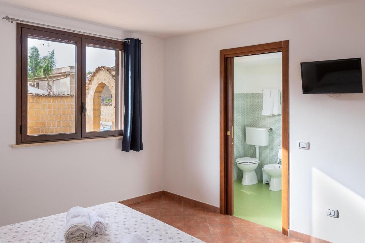 Alelida Villa Con Piscina チーニジ エクステリア 写真