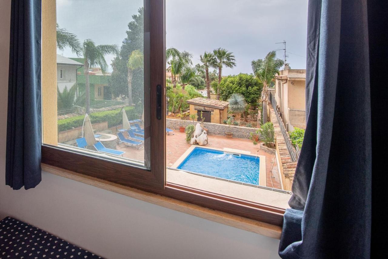 Alelida Villa Con Piscina チーニジ エクステリア 写真