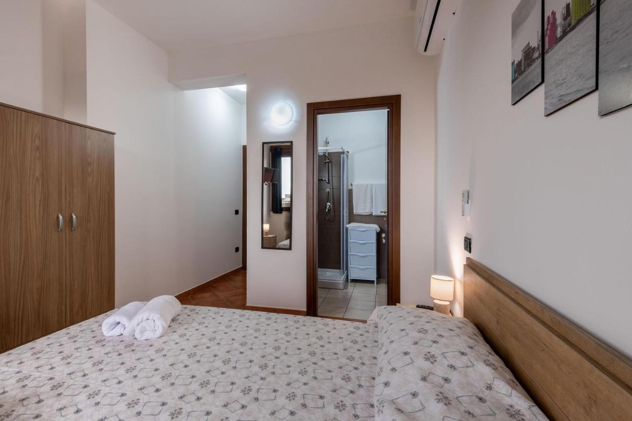 Alelida Villa Con Piscina チーニジ エクステリア 写真