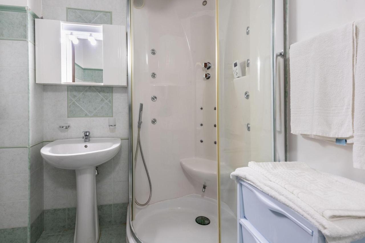 Alelida Villa Con Piscina チーニジ エクステリア 写真
