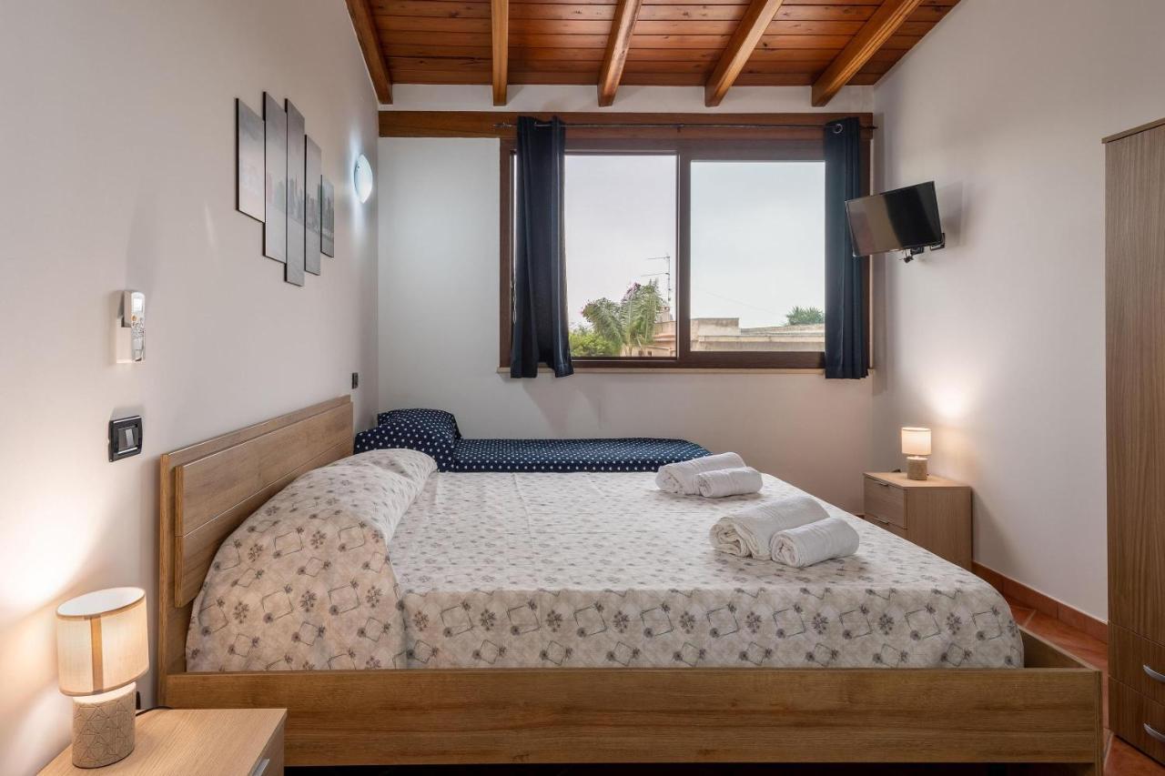 Alelida Villa Con Piscina チーニジ エクステリア 写真