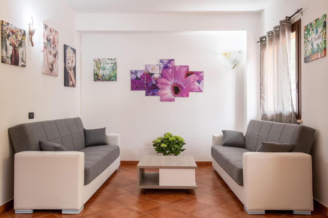 Alelida Villa Con Piscina チーニジ エクステリア 写真
