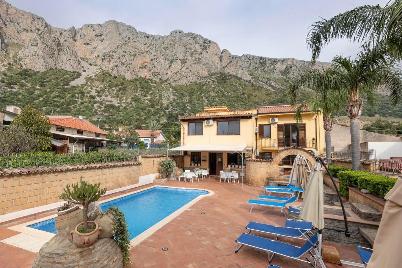 Alelida Villa Con Piscina チーニジ エクステリア 写真