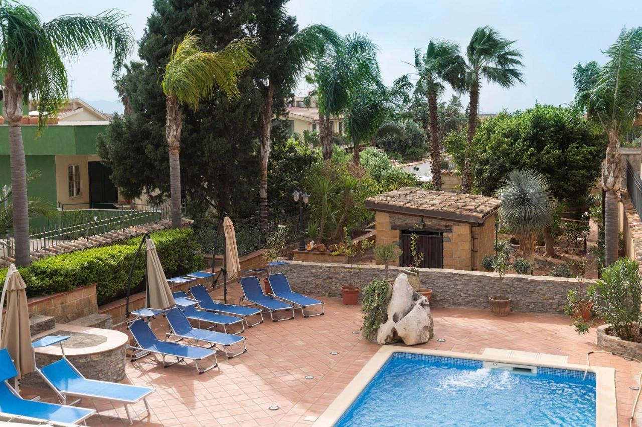 Alelida Villa Con Piscina チーニジ エクステリア 写真