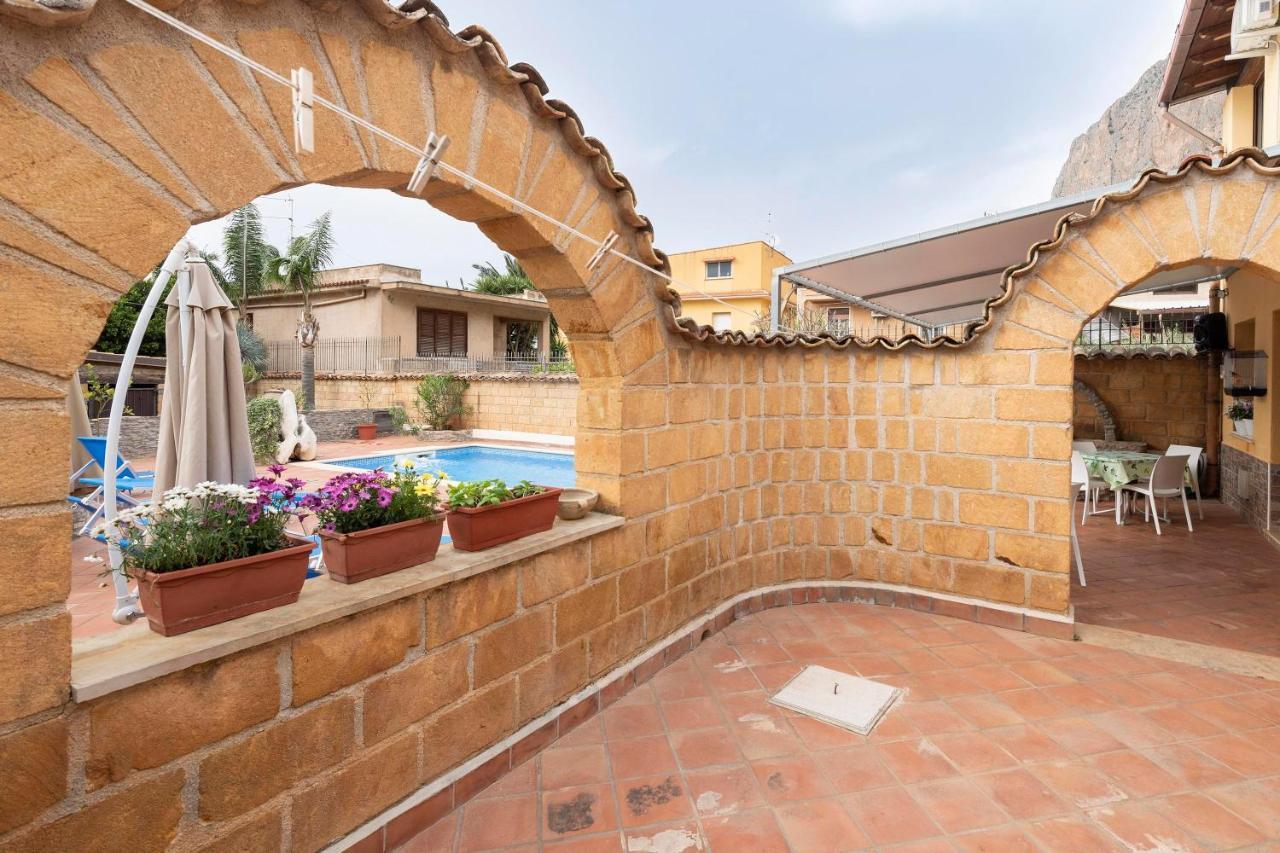 Alelida Villa Con Piscina チーニジ エクステリア 写真